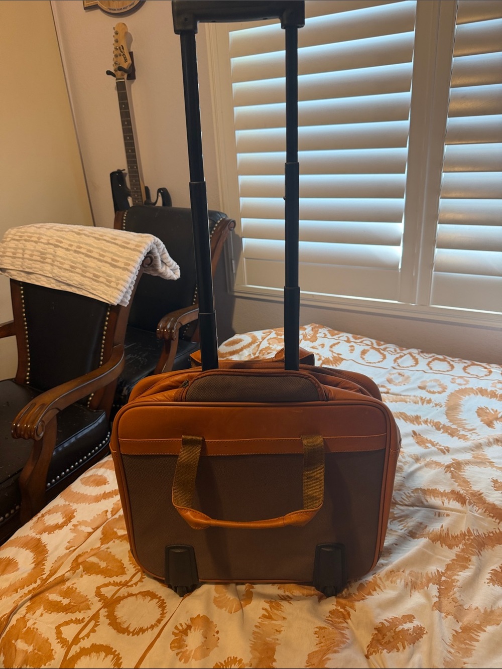 London Fog Tan Leather-Look Rolling Briefcase - Picture 6 of 9